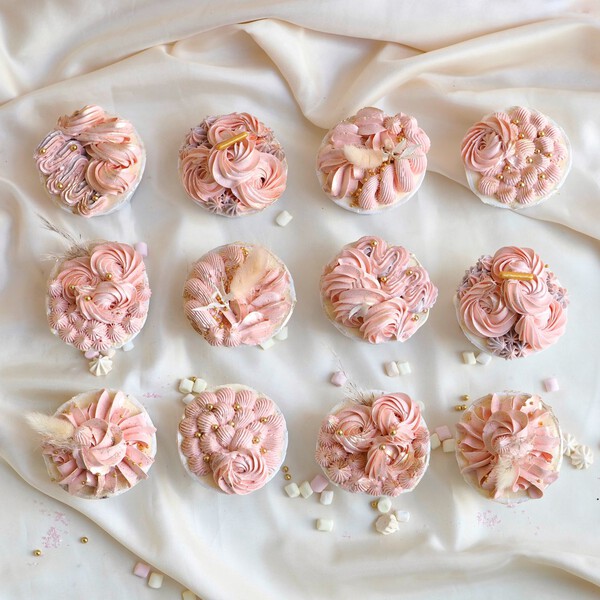 Poppy Cupcakes | Pink Mini Pastel Cupcakes